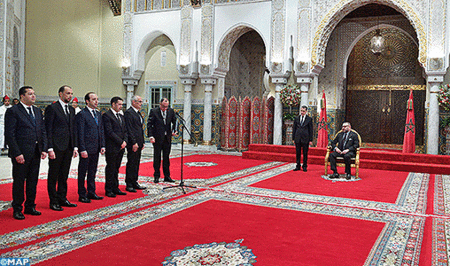 جلالة الملك يستقبل بالقصر الملكي بالدار البيضاء الوزراء الخمسة الجدد ويعينهم جلالته أعضاء بالحكومة