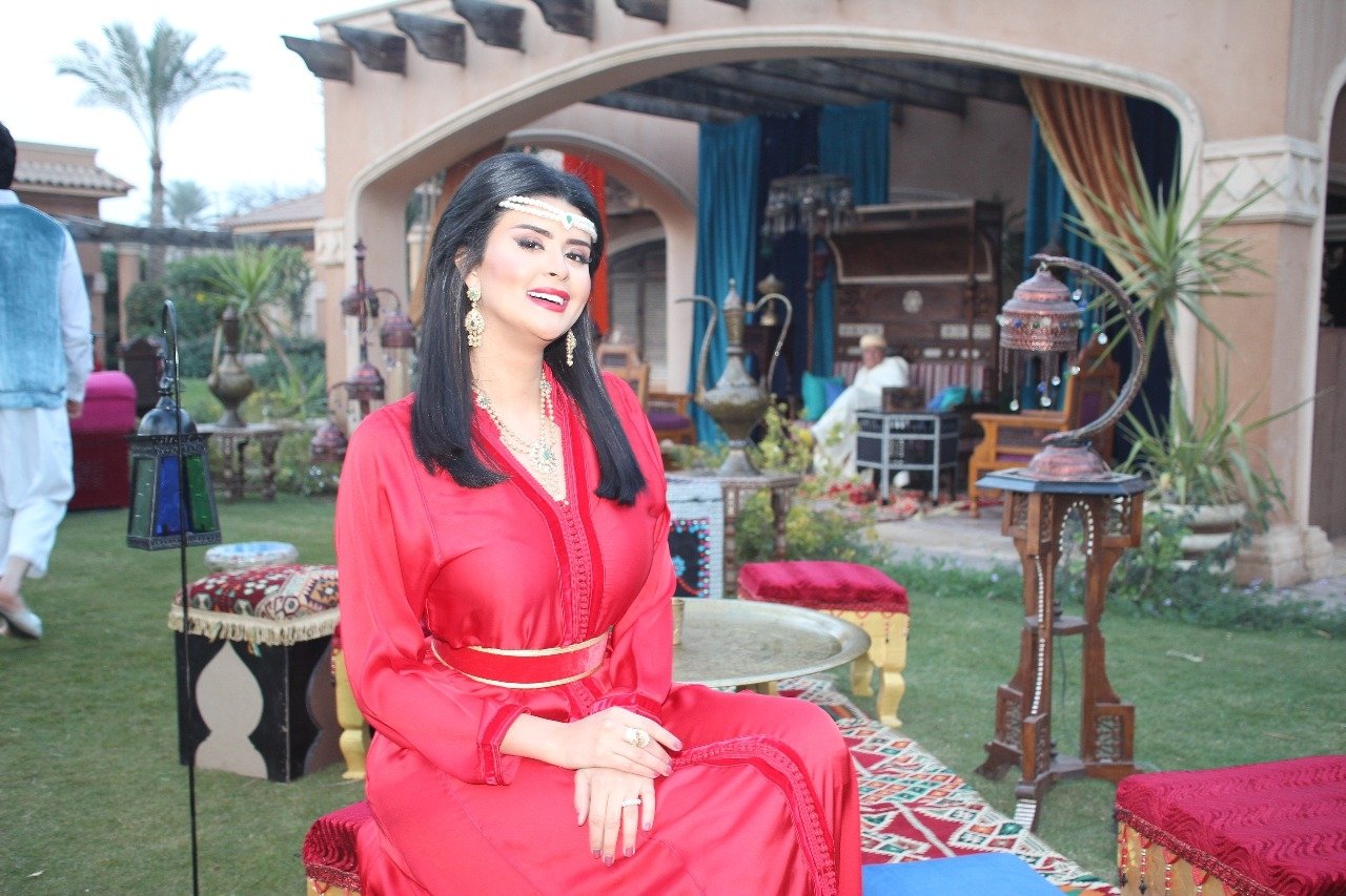 سلمى رشيد تطرح كليب أغنيتها الجديدة “آش جا يدير”