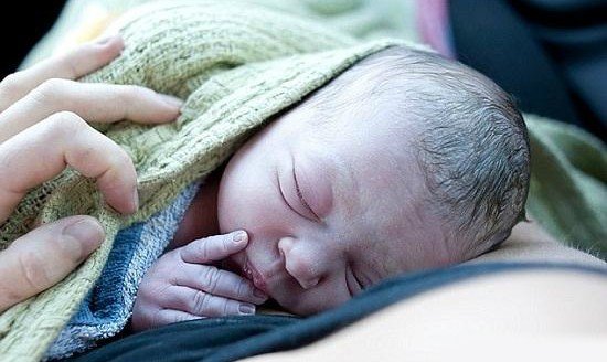 إعتقال سيدة متهمة بإرتكاب جريمة قتل في حق رضيع