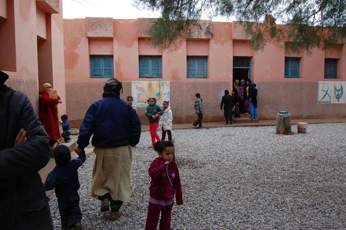 زاكورة : تلاميذ بدون حجرات دراسية بالحسيان اولاد يحيى لكراير