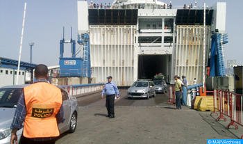 طنجة المتوسط : إحباط تهريب كمية مهمة من العطور وساعة فاخرة وسيارة بوثائق مزورة