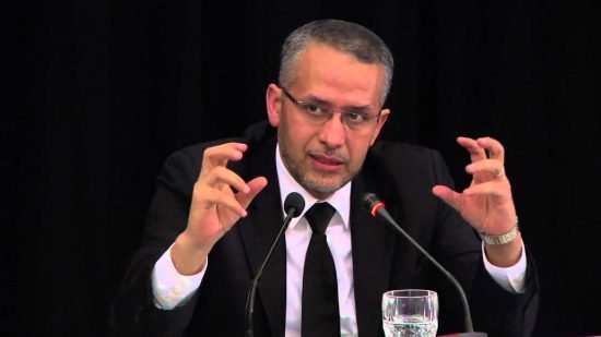 سجل الشوباني اصبح حافلا بالفضائح :جمعيات تحاصر الر ئيس من اجل تنفيذ التزاماته  والاخير ينقل المعركة خارج اسوار المجلس ،اليكم الاسباب