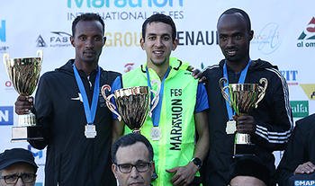 العداء المغربي الطاهر بلقرشي يفوز بالدورة الثانية من الماراثون الدولي لفاس