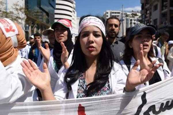 وزارة امزازي توقف الاجراءات المتخذة في حق بعض الاساتذة المتعاقدين وتصرف اجورهم الموقوفة