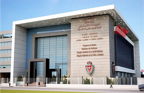 المديرية العامة للأمن الوطني تنفي الادعاءات الكاذبة الواردة في روبورتاج لقناة إسبانية قدمت فيه حارسا لمرآب سيارات على أنه بارون مخدرات