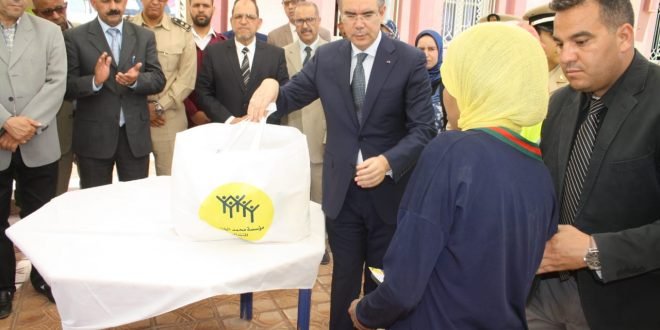 عامل إقليم تنغير يشرف على عملية الدعم الغذائي رمضان 1440