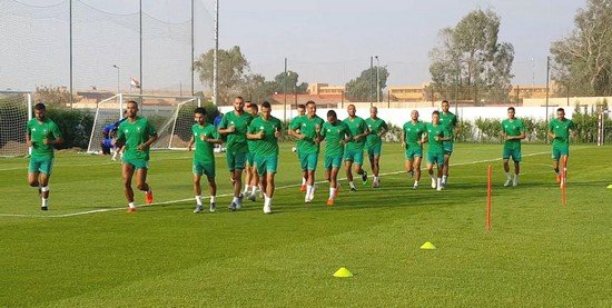 المنتخب الوطني يجري أول حصة تدريبية بالقاهرة