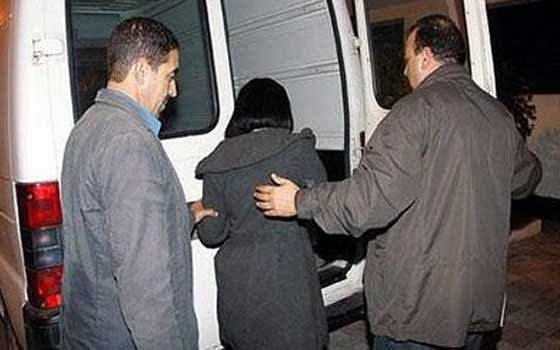 المخدرات تقود طالبة لقبضة الامن