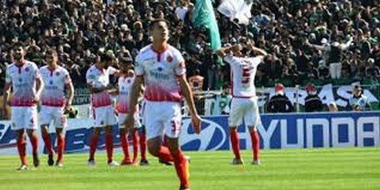 الوداد البيضاوي يطعن في قرار الكاف ويطالب باللقب