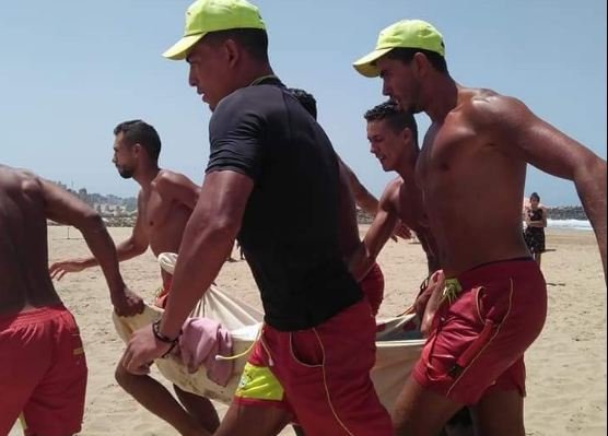 بحر أصيلة يبتلع أستاذاً من مكناس و يحول فرحة عائلته بالعطلة إلى مأتم…