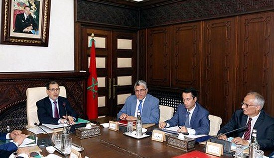 رئيس الحكومة:خريطة نقل الاختصاصات من الإدارة المركزية إلى الإدارات الجهوية وصلت مرحلتها الاخيرة