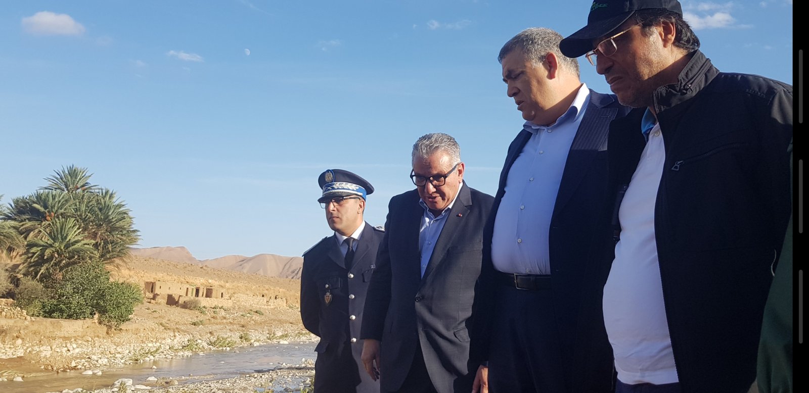 بتعليمات من جلالة الملك،وزير الداخلية وقائد الدرك الملكي يتفقدان مكان حادث فاجعة الرشيدية ويشرف على عملية انتشال الجثت