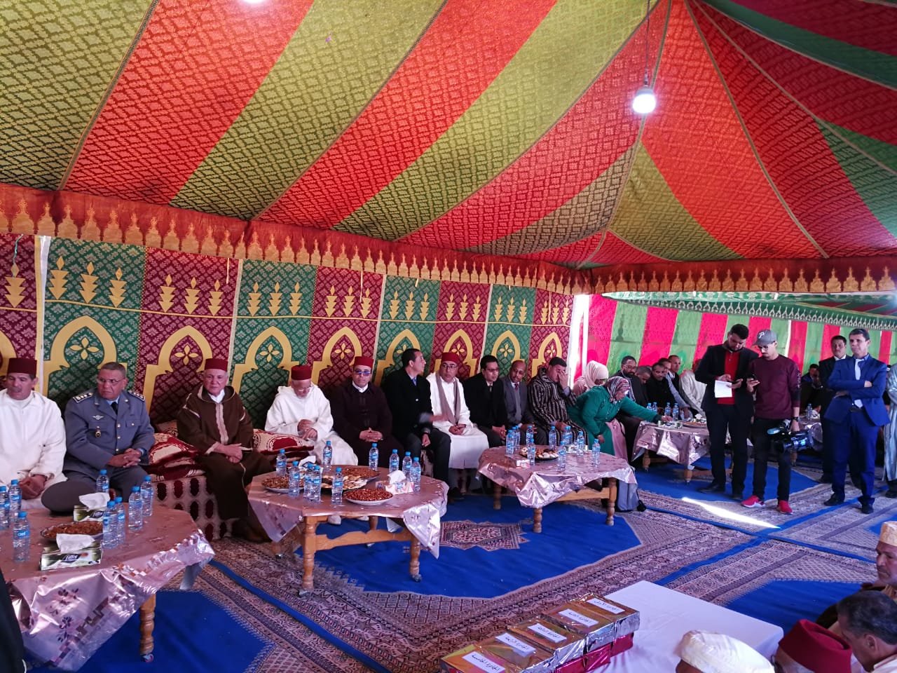 الملتقى الصوفي السنوي لزاوية سيدي احمد الهواري بفركلة السفلى يشهد حضور ممثلي الزاوية الشاذلية بكلميم باب الصحراء