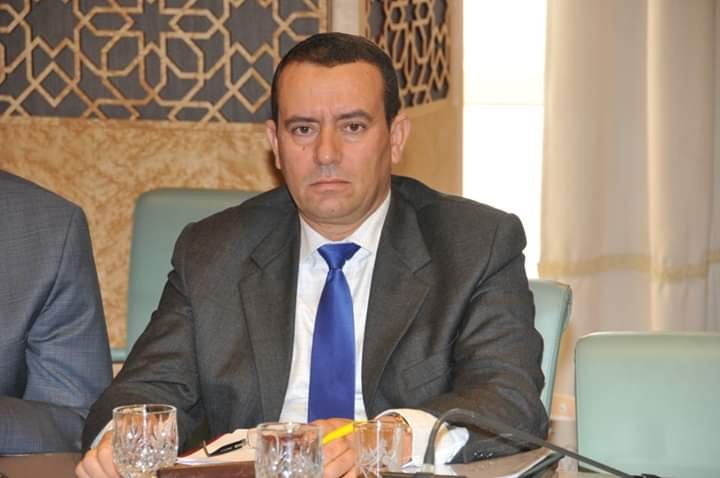 عبد اللطيف مدني يسائل الوزارة المعنية حول وضعية الأئمة والمرشدين المتردية