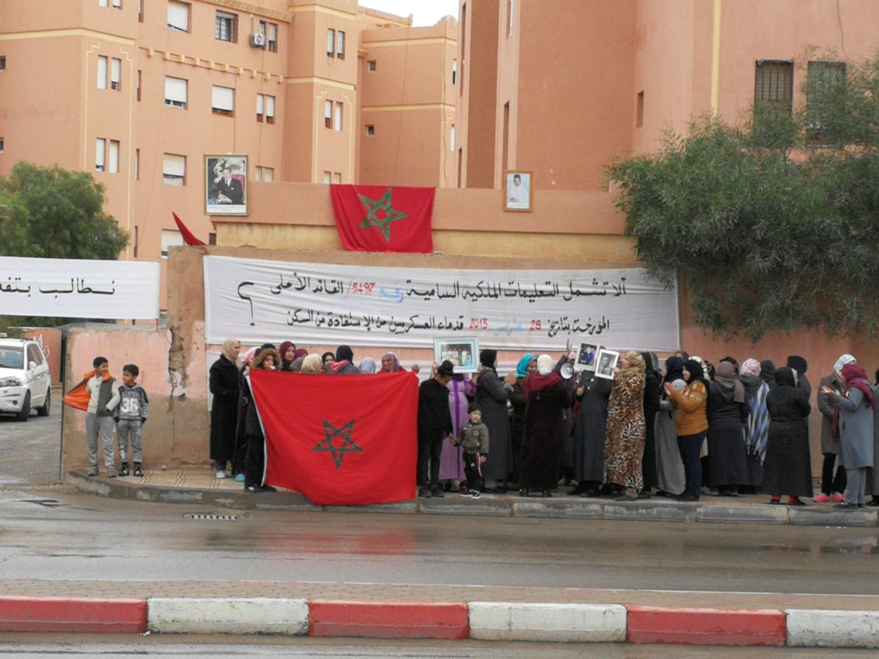 الرشيدية:استعطاف لملك البلاد “العسكريون المتقاعدون يطالبون بحقهم في السكن الاجتماعي “