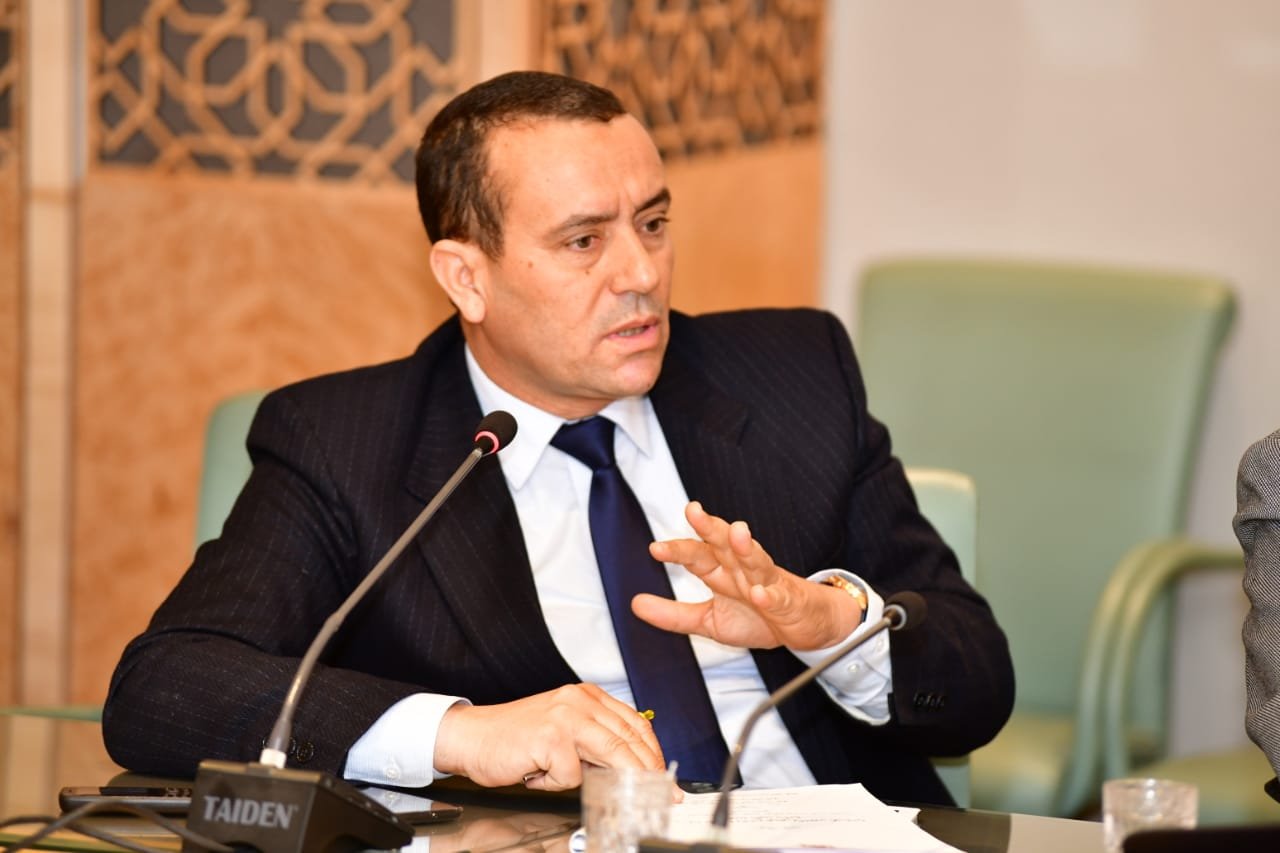 ع الطيف مدني يسائل الوزارة عن وضعية الشباب والنساء بباب سبتة