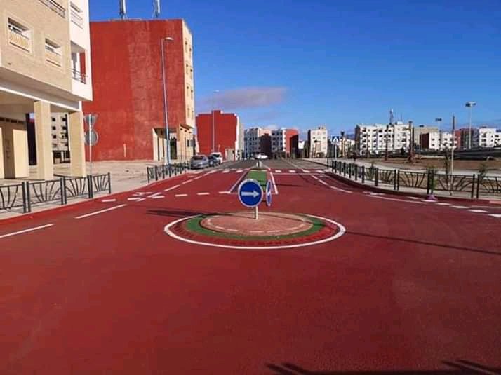 اكادير….. “المزوق من برا اش خبارك من داخل”…