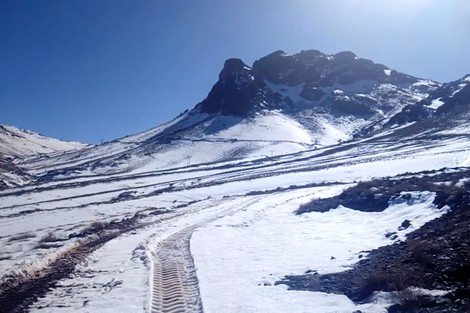 مرارة الحياة…..الثلوج تعزل جهة درعة تافيلالت عن باقي مناطق البلاد ..