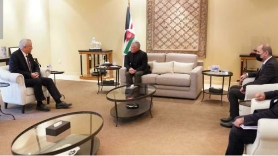 الملك عبد الله يستقبل وزير الدفاع الإسرائيلي في عمان