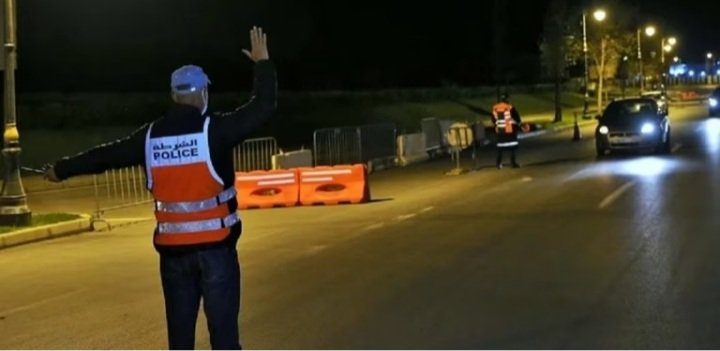 حواجز أمنية بعدد من المناطق المغربية لمراقبة تحركات المواطنين