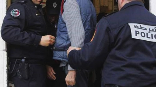 تفكيك عصابة مكونة من أمنيين و ممرضين يشتبه في تورطهم في الاتجار في المخدرات وتزوير جوازات التلقيح