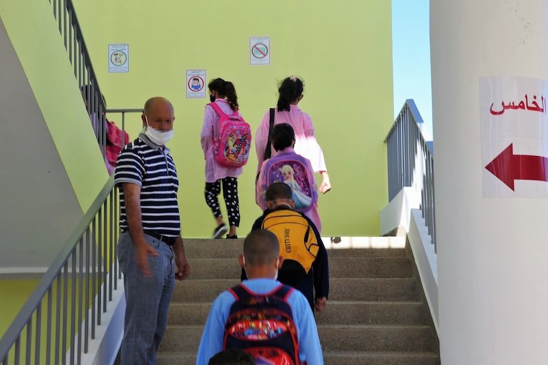 خطأ تقني يميز بين رواتب الملحقين التربويين والاجتماعيين