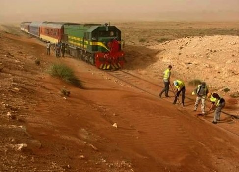 غياب علامات التشوير بالطريق وجدة الرشيدية و ببعض مدن الجهة الشرقية الحدودية يهدد سلامة السائقين