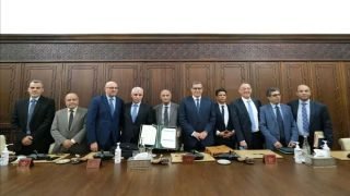 أخنوش يتوافق مع نقابات الصحة