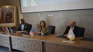 القنصل العام للولايات المتحدة الأمريكية يحاضر بجامعة الحسن الأول بسطات