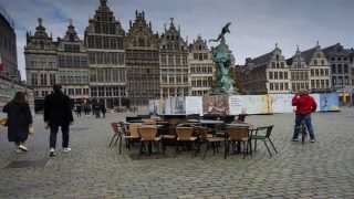 بلجيكا تقرر فتح الملاهي والحانات مع إلزامية البطاقة الصحية