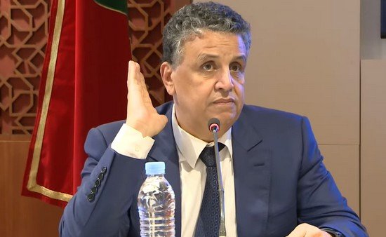 وهبي.. وزارة العدل تعتبر “الموظفين غير الملقحين” منقطعين عن العمل