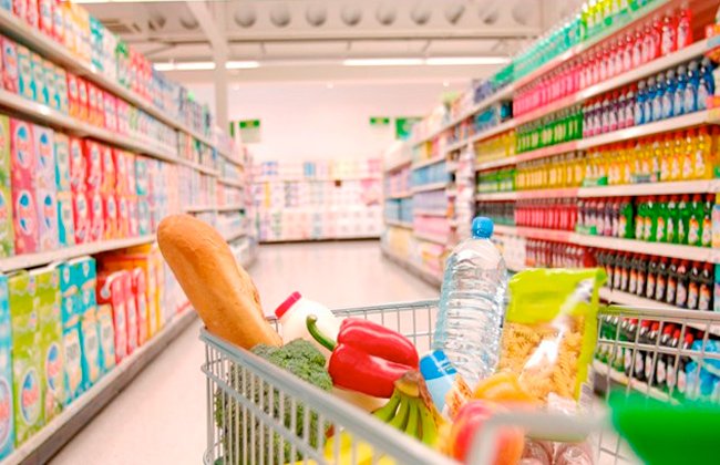 أسعار السلع والمنتجات والخدمات تحددها آليات المنافسة الحرة