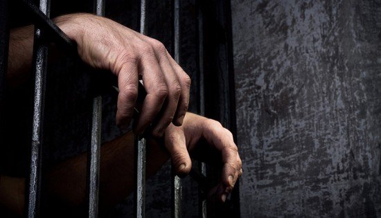 تحسين ظروف نقل السجناء تحت المجهر