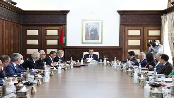 تصحيح الإمضاء ومطابقة نسخ الوثائق على طاولة مجلس الحكومة الخميس