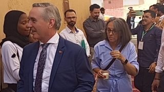 سفير أستراليا يزور جمعية الابتسامة بالجرف - الحدث بريس