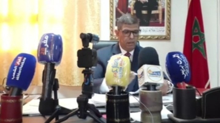 الرشيدية.. رئيس المجلس الإقليمي يعقد ندوة صحفية