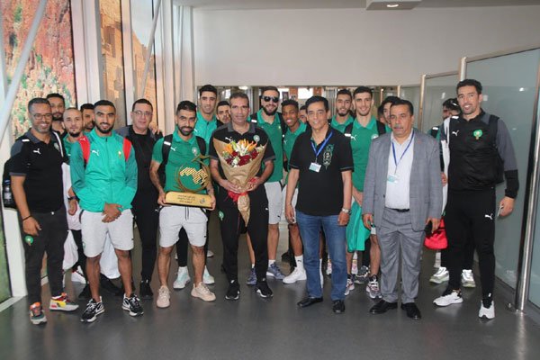 جامعة كرة القدم تنظم حفل استقبال على شرف المنتخب الوطني لكرة القدم داخل القاعة