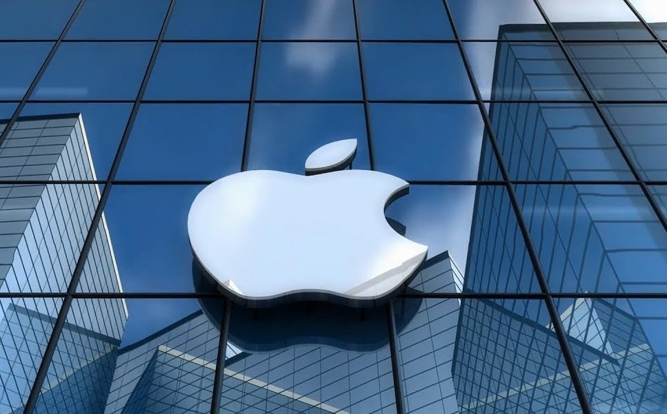 تغريم شركة “أبل” 20 مليون دولار بسبب بيع هواتفها بدون شاحن