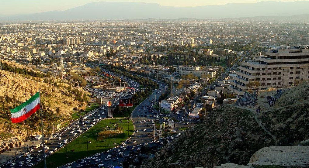 إيران.. مقتل 15 في هجوم على ضريح بمدينة شيراز