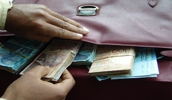إحالة قاض مستشار على غرفة الجنايات بتهمتي الارتشاء واستغلال النفوذ