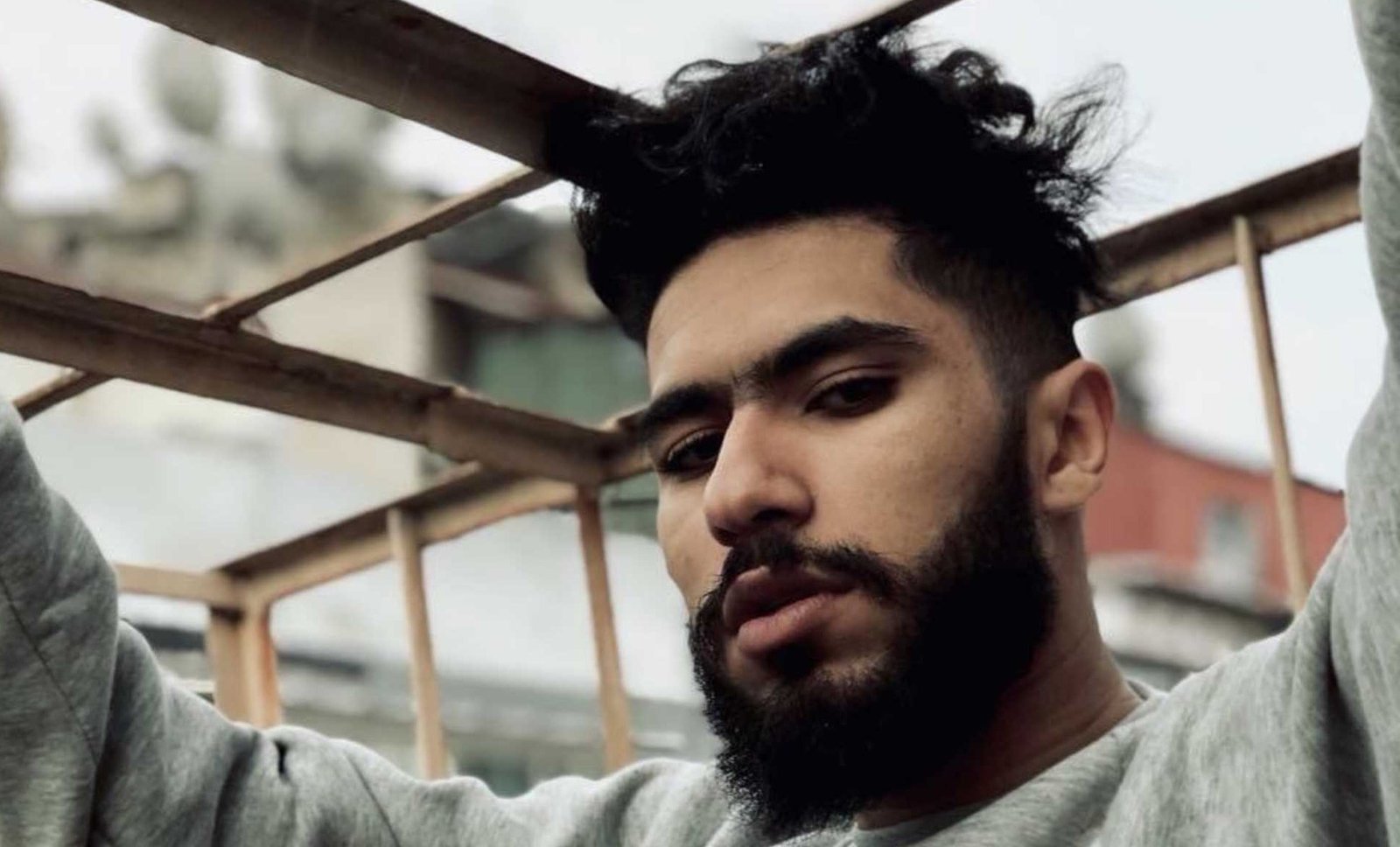 عاجل | إطلاق سراح مغني الراب “طوطو” بكفالة مالية قدرها 20 ألف درهم