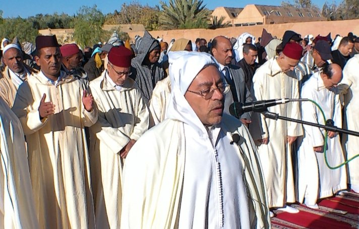 ساكنة الرشيدية تؤدي صلاة الاستسقاء في جو روحاني رهيب