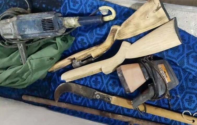 خطير.. تفكيك مصنع سري لصناعة الأسلحة موجهة لتجار المخدرات – (صور)