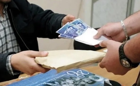 تقرير : معدل مكالمات التبليغ عن الرشوة يبلغ 100 مكالمة يوميا