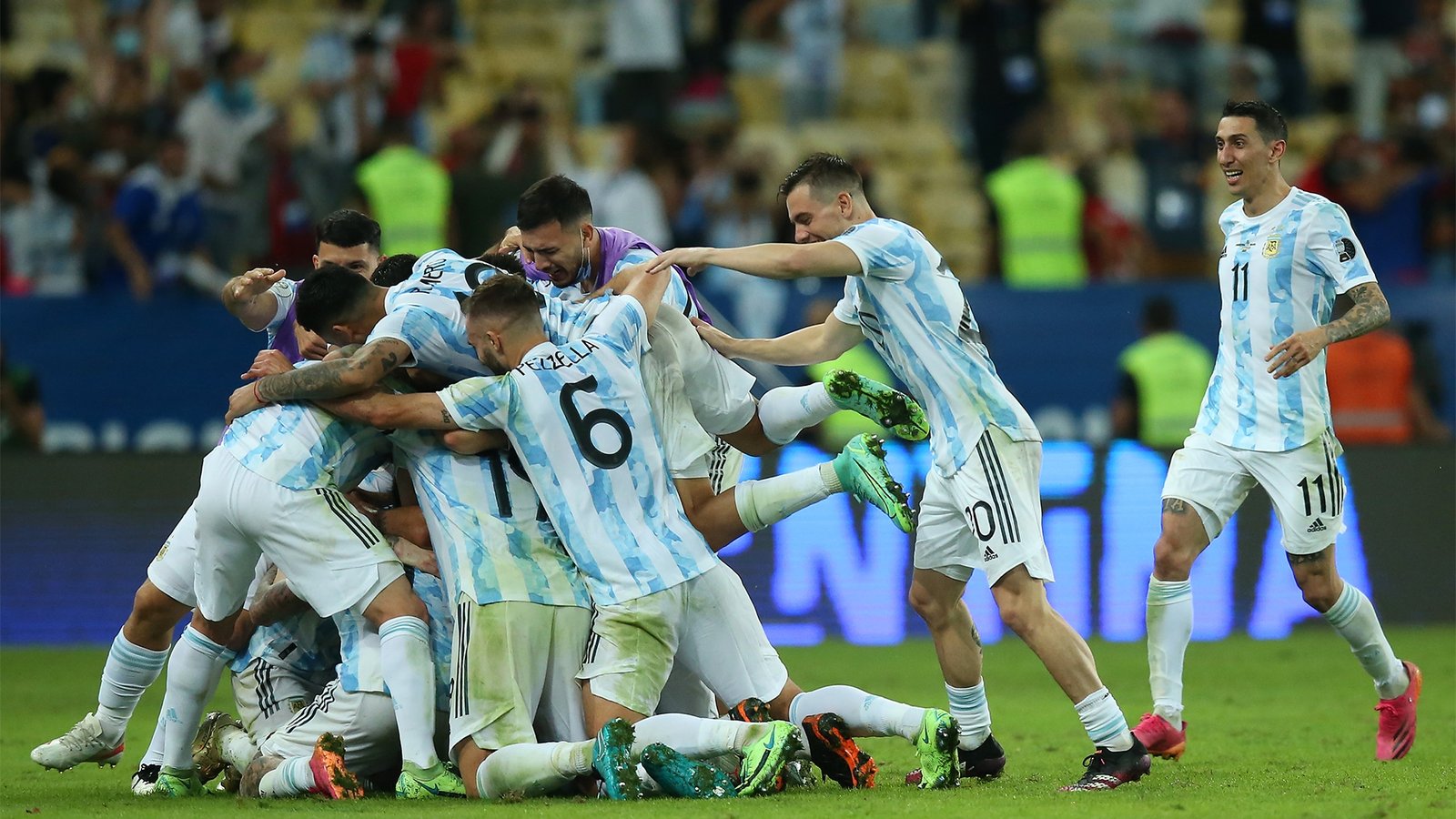 عاجل.. الأرجنتين ترفع كأس العالم