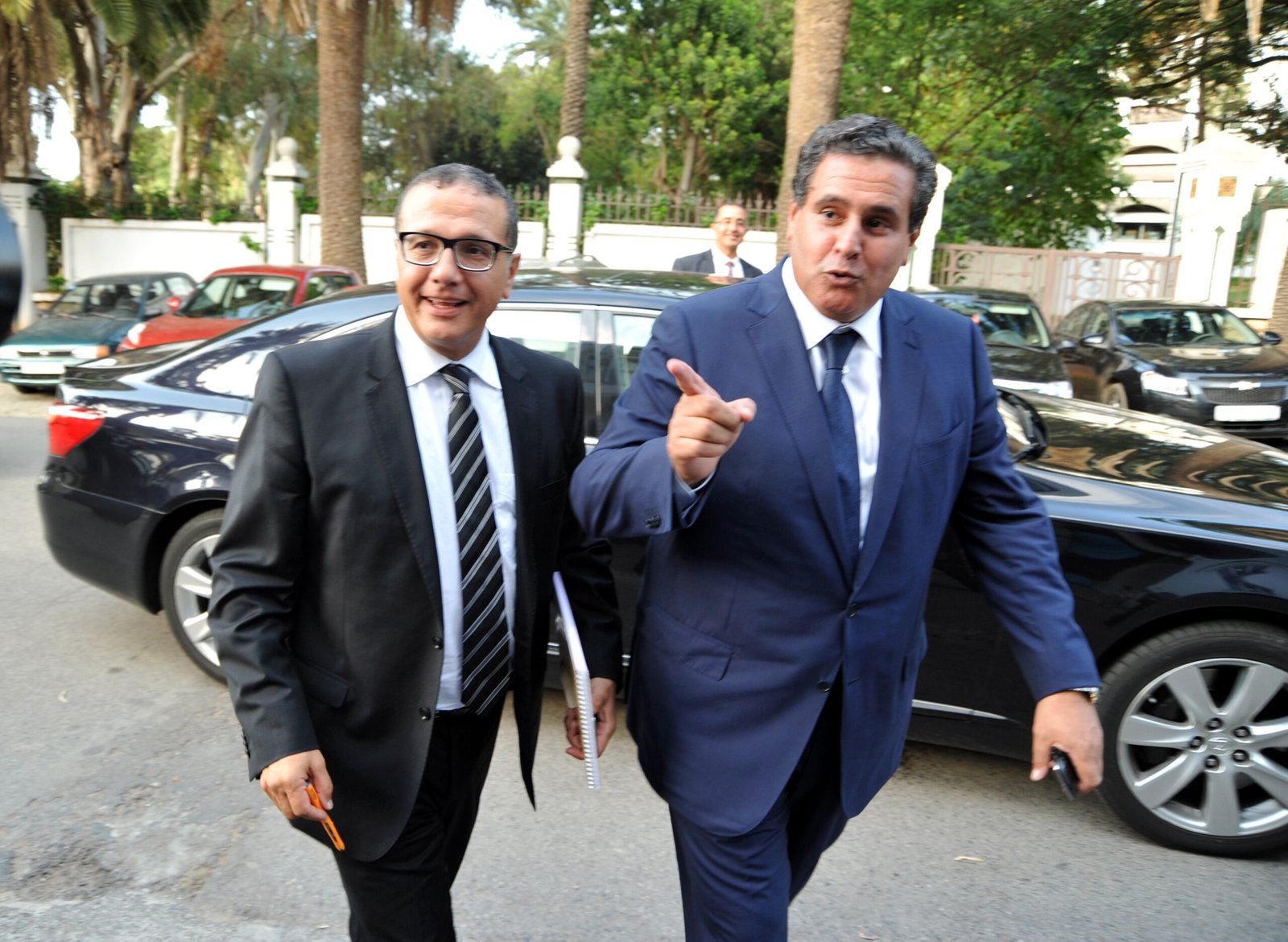 أخنوش يتجه لطرد البرلماني بطل فضيحة “التذاكر”