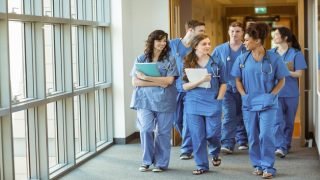 ضمنها جامعتين عربيتين.. تصنيف يرصد أفضل الجامعات لدراسة الطب حول العالم