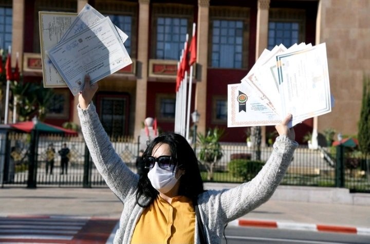 الراسبون في امتحان المحاماة يعودون للإحتجاج أمام البرلمان