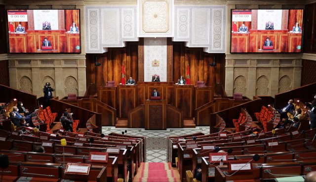 الأنظمة الأساسية للموظفين تستنفر فرق المعارضة بالبرلمان