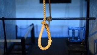 اربعيني يضع حدا لحياته شنقا داخل منزله في الرشيدية